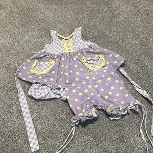 Serendipity‎ purple ruffle shorts with yellow flowers 12 months